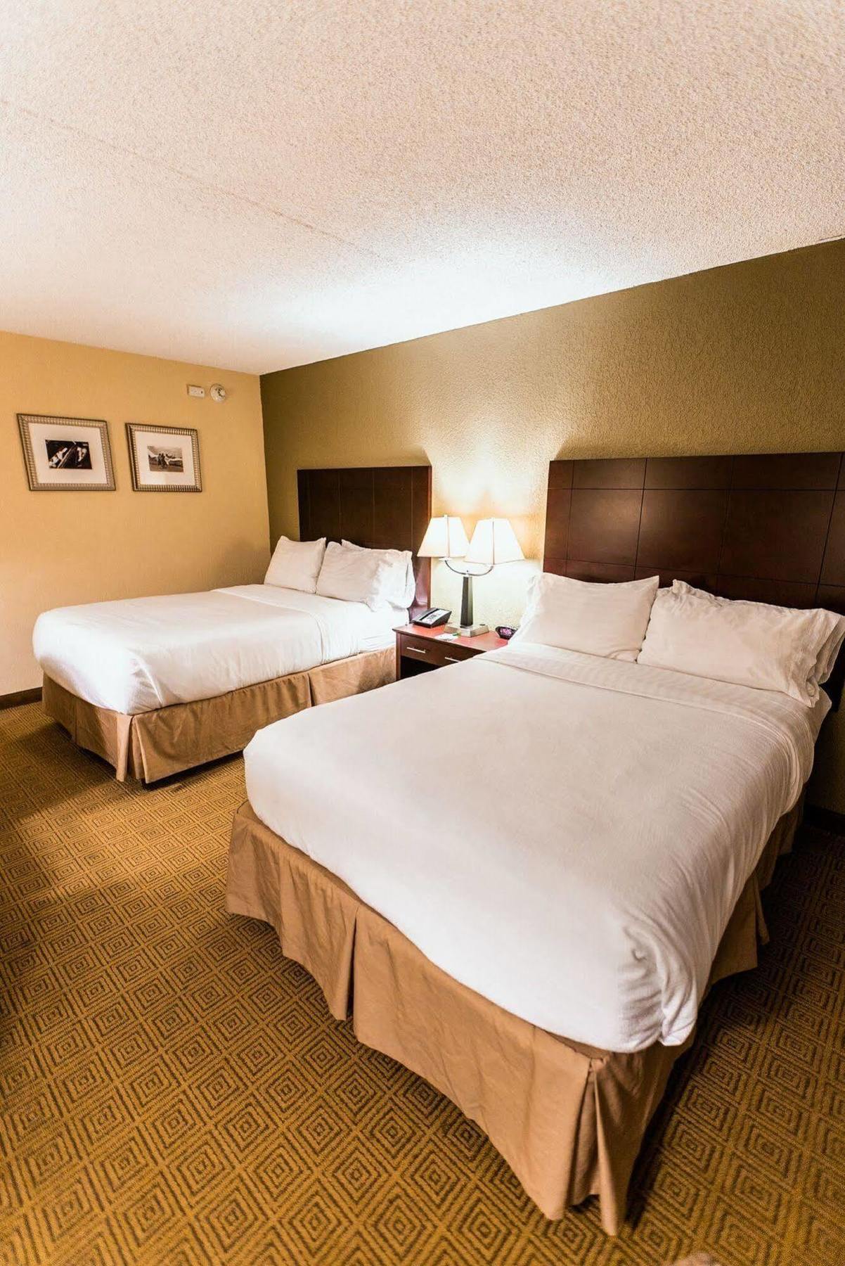 Holiday Inn South Plainfield-Piscataway By Ihg Eksteriør billede